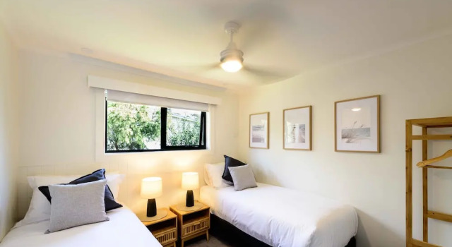Апартаменты с 2 комнатами с видом на гавань Georges Bay Apartments