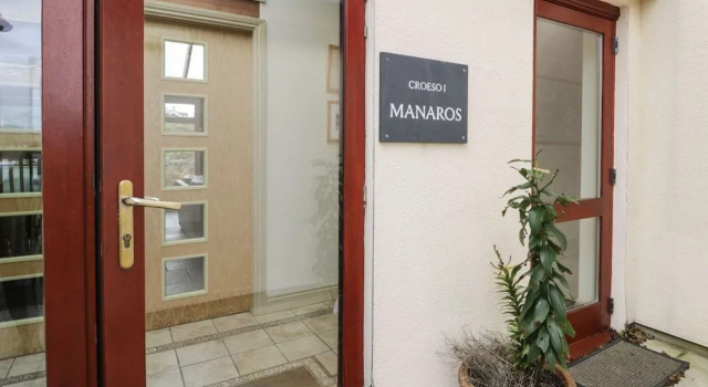 Manaros Cottage