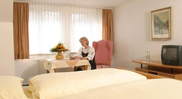 Kneipp-Bund Hotel im Kneipp-Zentrum, Rezerwuj Hotel Hotele w Apfeltrang z basenem, Basen