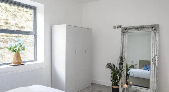 Коттедж Bryn Min Manton Apartment