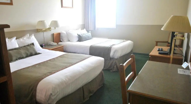 Четырёхместный номер Standard Wheatland Hotel