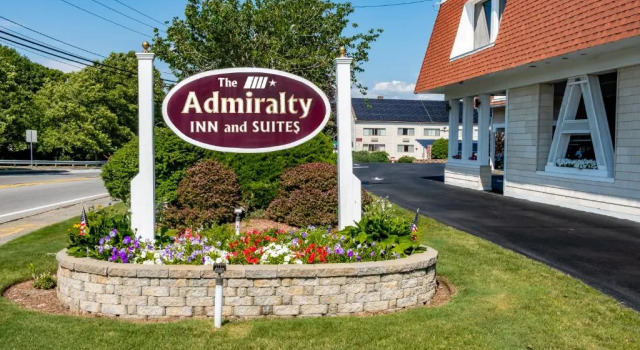 Номер Standard с красивым видом из окна Admiralty Inn & Suites - a Red Collection Hotel