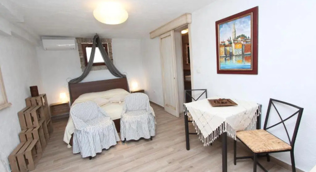 Apartments with Shared Pool Midea 2