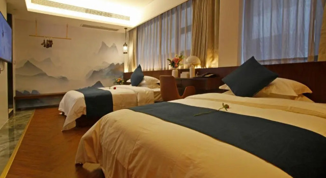 Четырёхместный номер Deluxe Riverside Peak Lodge Zhangjiajie Wulingyuan National Park