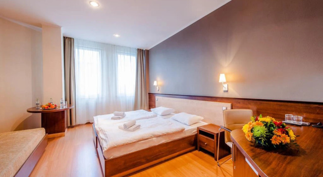 Hotel Centrum, Rezervovat Hotel Hotely v Košický kraj s parkováním, Parkování