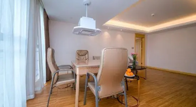 Люкс Vienna Hotel (Wuhan Aeon Jiangxiaketing Metro Station)