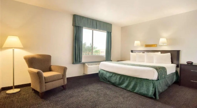 Шестиместный люкс Travelodge by Wyndham Winslow