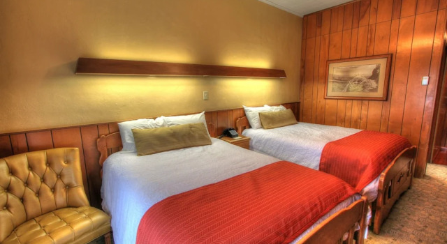 Четырёхместный номер Standard Gatlinburg Inn