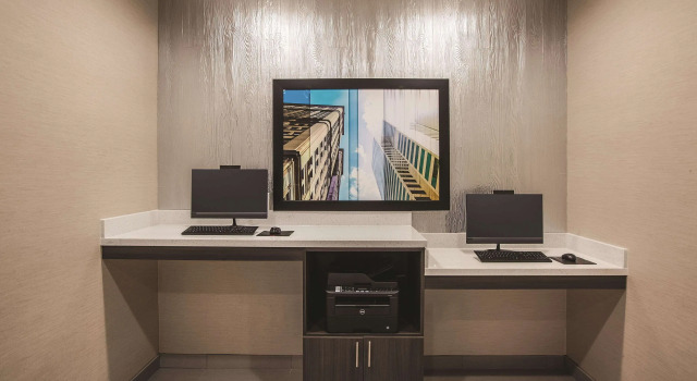 La Quinta by Wyndham Dallas Northeast-Arboretum, Забронировать Отель Гарленд Dallas - Fort Worth Metropolitan Area