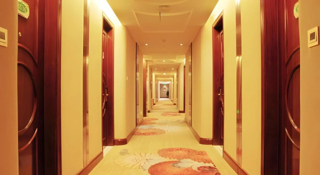 Vienna Hotel Shiqiao Metro Station
