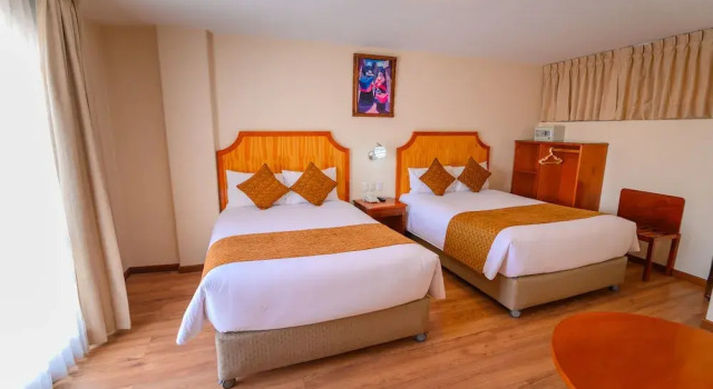 Superior Vierer Zimmer mit Stadtblick Sol Plaza Hotel
