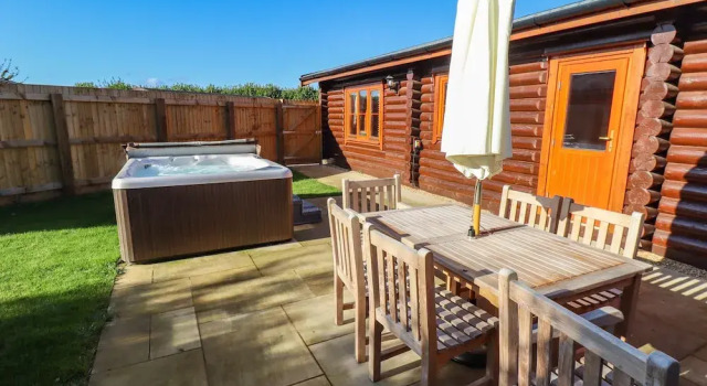 Rowan Lodge, Boek Hotel Hotels in Merseyside met zwembad, Zwembad