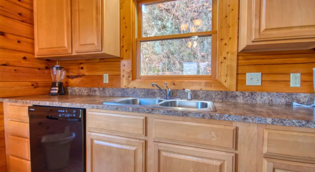 Номер Standard Poolside Retreat #221 by Aunt Bug's Cabin Rentals