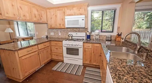 Коттедж 930 Rubicon Trail 4 Bedroom Home by RedAwning