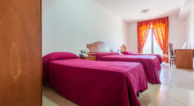 Camera quadrupla Standard con balcone Hotel Futuro