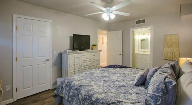 Gulf Shore Condo #114 - 1 Br condo by RedAwning, Varaa Huoneisto Destin Emerald Coast