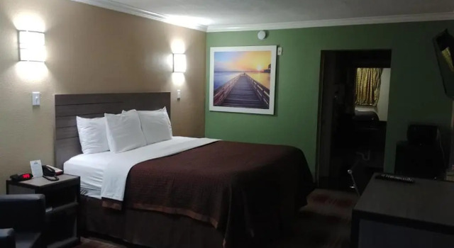 Двухместный номер для гостей с ограниченными возможностями Days Inn by Wyndham Houston East