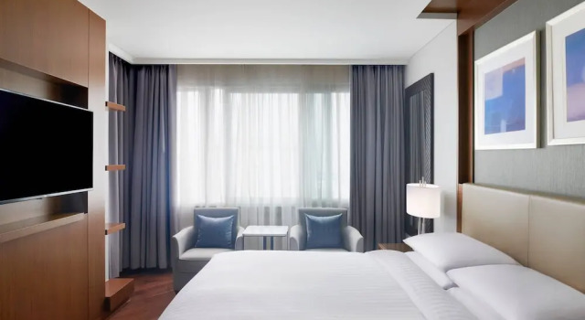 Люкс c 1 комнатой Courtyard By Marriott Seoul Times Square