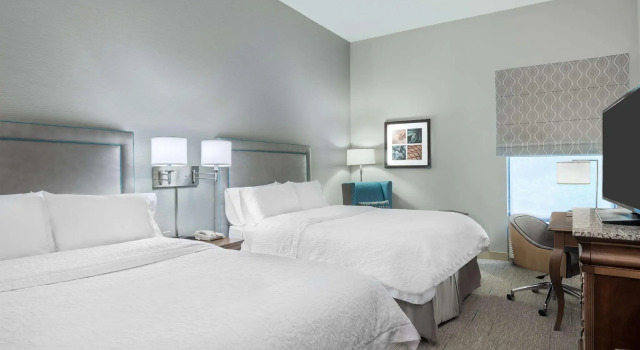Четырёхместный номер Standard Hampton Inn Hartford Airport