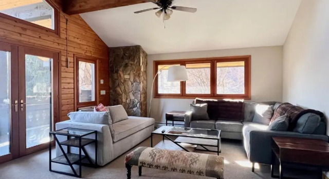 Шале Superior Outland Chalet & Suites Great Smoky Mountains