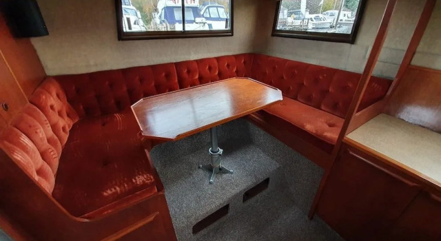 Houseboat Lynx