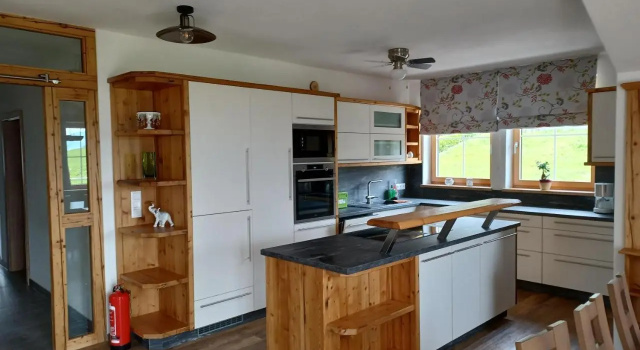 Chalet Petra, Забронировать Шале Коттеджи Айх, Коттедж