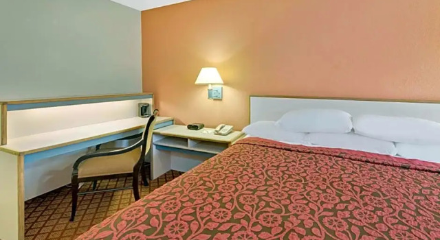 Номер Standard Days Inn by Wyndham Overland Park/Metcalf/Convention Center