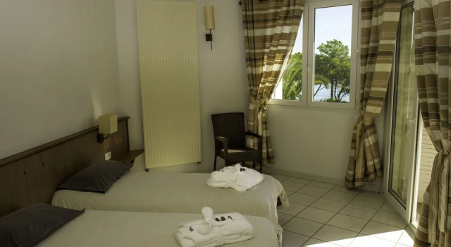 Le Village des Isles, Varaa Hotelli  