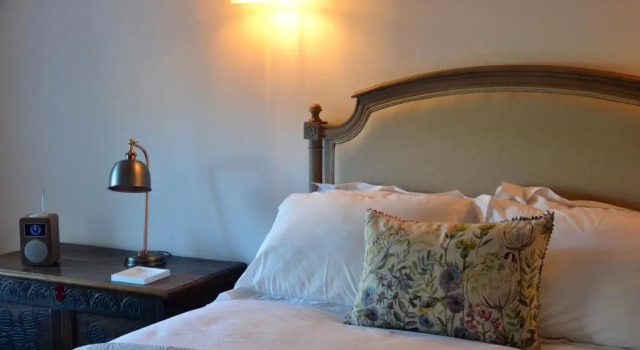 Коттедж c 1 комнатой Loft Apartment nr Bath & Bristol with hot tub