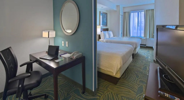 Четырёхместный люкс SpringHill Suites by Marriott Greensboro
