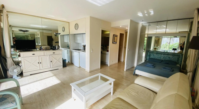 Modern and light studio apartment in prestgious area of Cannes. Small garden and pool. - 743, Забронировать Апартаменты/квартира Апартаменты Канн, рядом с Церковь Нотр-Дам-д'Эсперанс, Апартаменты/квартира