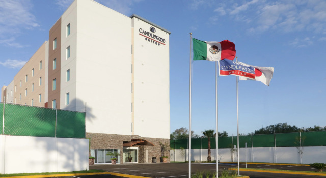 Candlewood Suites - Celaya, an IHG Hotel, Prenota Hotel Hotel a El Bajio con piscina, Piscina