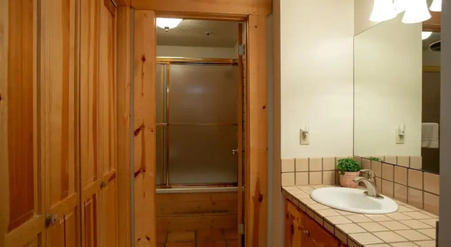 Номер Standard Comstock Lodge at Deer Valley Resort - Two Bedroom Condo with Hot Tub #202 2 Condo