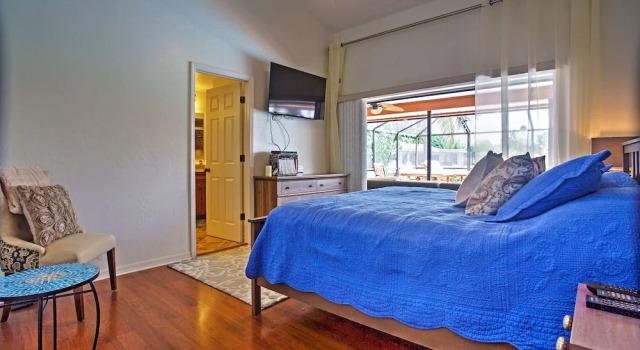 Newly Renovated Tropical Getaway in Cape Coral!, Забронировать Дом для отпуска Виллы Кейп-Корал, Вилла