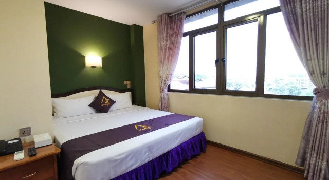 Azumaya Hotel Myanmar, Забронировать Отель Отели Янгон с парковкой, рядом с Embassy of the Republic of Singapore, Парковка