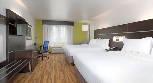 Люкс с 2 комнатами Holiday Inn Express & Suites Lincoln I - 80 by IHG
