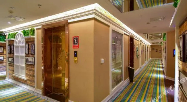 Jinshuiyun Themed Business Hotel, Varaa Hotelli Qianxinan Kiina