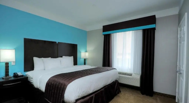 Люкс Comfort Suites at Katy Mills