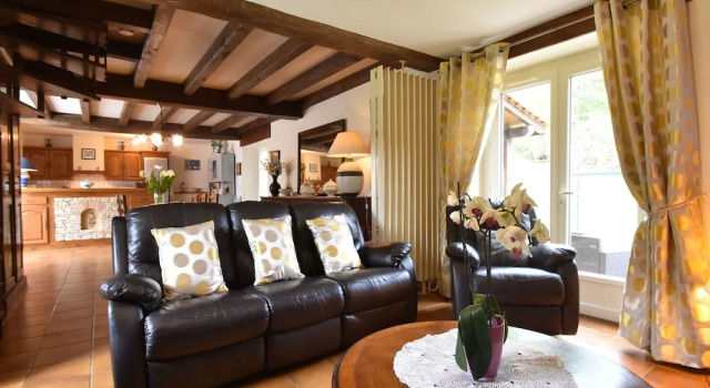 Cozy Holiday Home in Villefranche-du-Perigord with TV