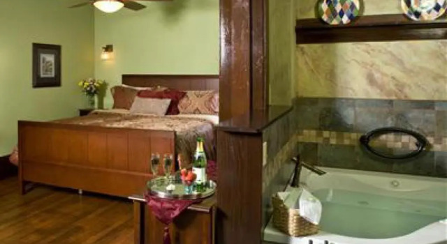 Люкс Deluxe Hilltop Manor B&B