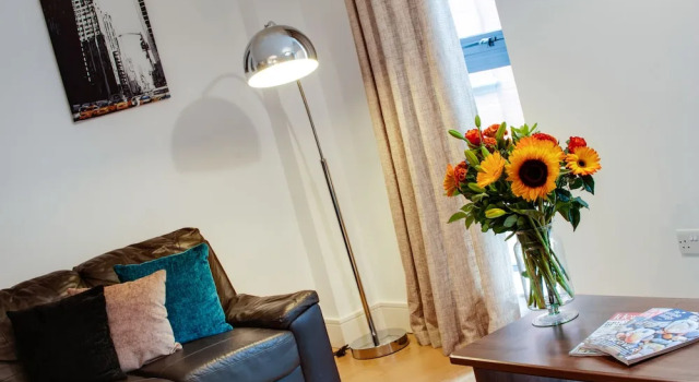 Апартаменты Base Serviced Apartments - Cumberland Apartments