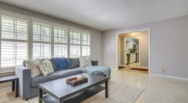 Spacious Boynton Beach Vacation Home: Pets Welcome, Book Feriehus Hoteller i Palm Beach County med parkering, Parkering