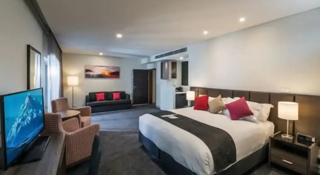 Люкс Deluxe с балконом Alexandra Hills Hotel