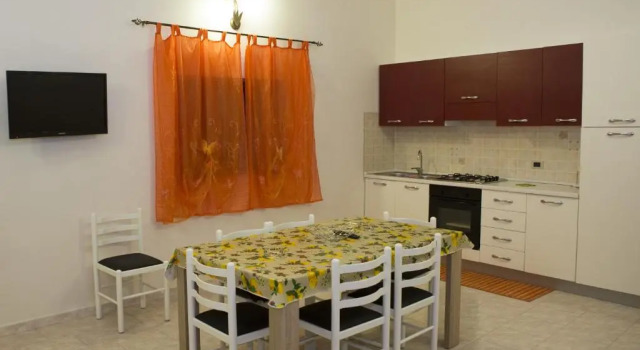 Коттедж с 2 комнатами Casa Vacanze Calafarina