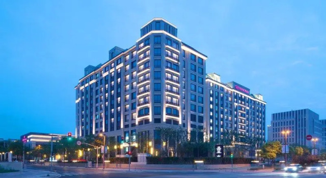 Полулюкс Deluxe Crowne Plaza Shanghai Pujiang by IHG