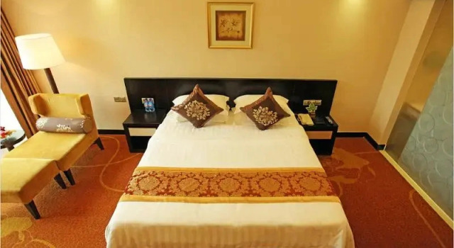 Номер Standard Landmark International Hotel