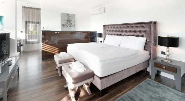 Апартаменты Business Hotel Golden Key, 4 Stars Superior