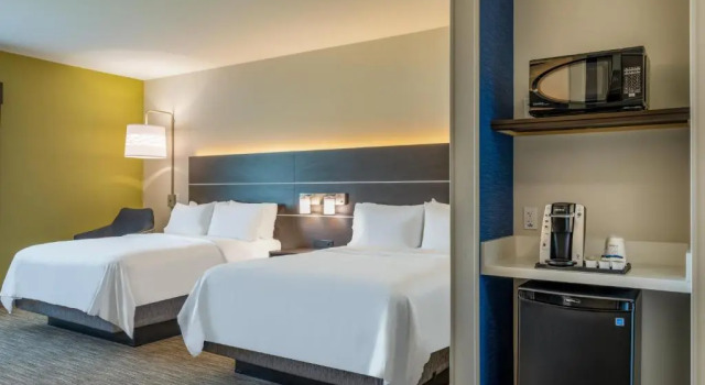 Номер Standard Holiday Inn Express & Suites - Watertown by IHG