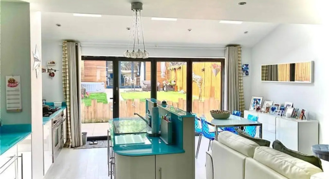 8 Guest's House.... Wow!, Varaa Hotelli Coventry West Midlands
