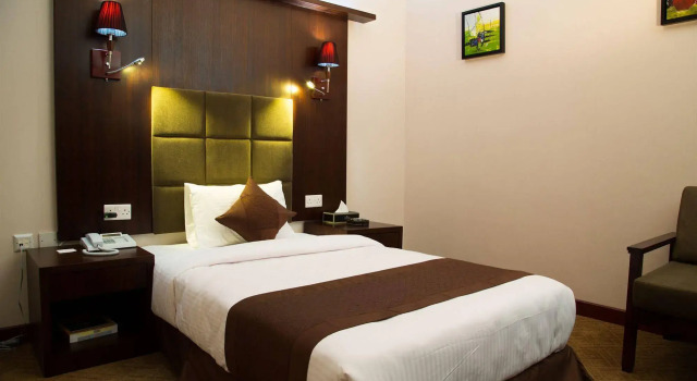 Elegance Castle Hotel